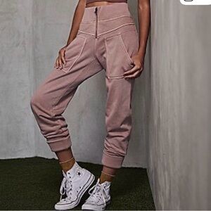 Free People Women's burgundy high waisted joggers. Featuring pockets, zip front